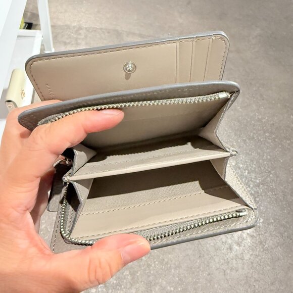 Marc Jacobs 2F5SMP066S01 J Marc Mini Compact Wallet Authentic‼️ - Picture 7 of 9